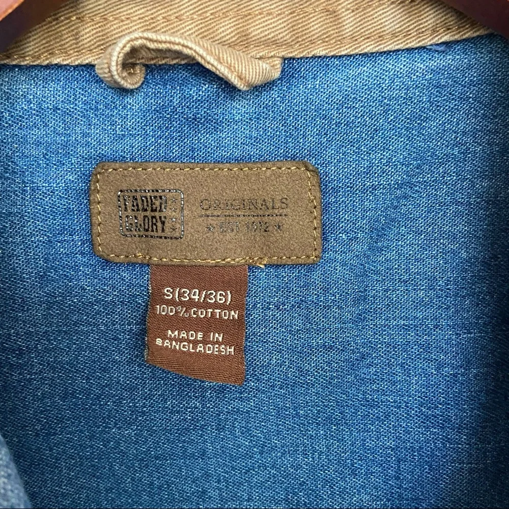 Mens Small Denim Button Down Shirt with Khaki Accents - Picture 4 of 5